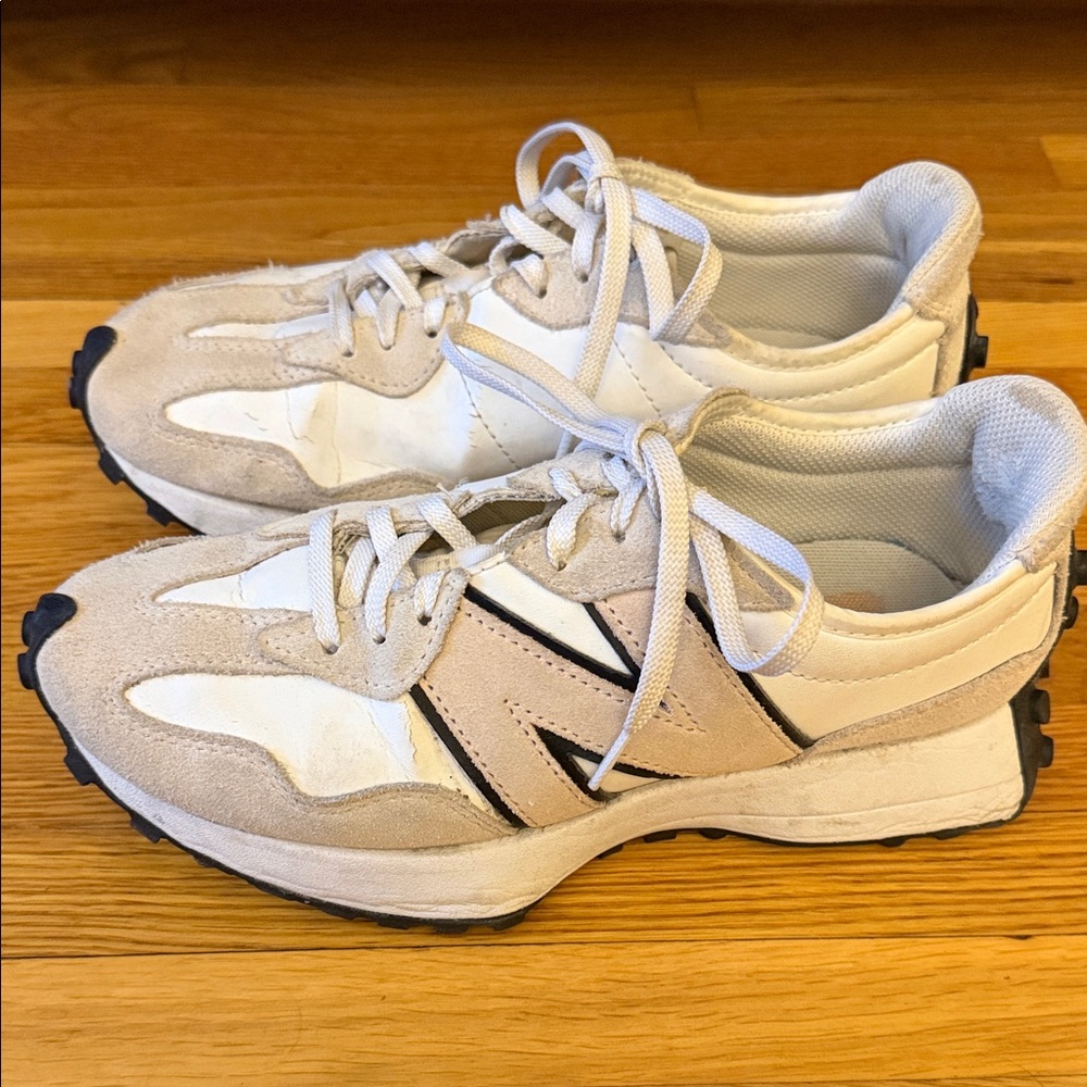 New Balance White & Pale Pink 327 Lace-Up Sneaker